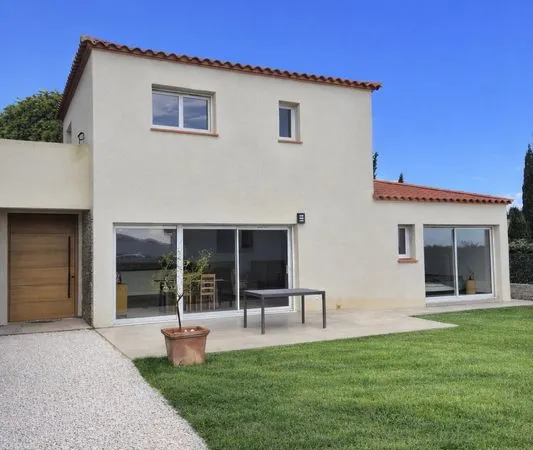 Villa contemporaine 4 faces avec garage indépendant - calme absolu à proximité de Perpignan 