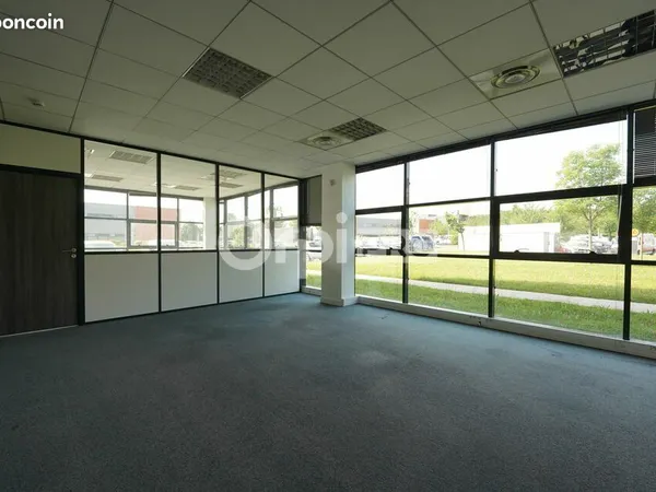 Bureau 180 m² 