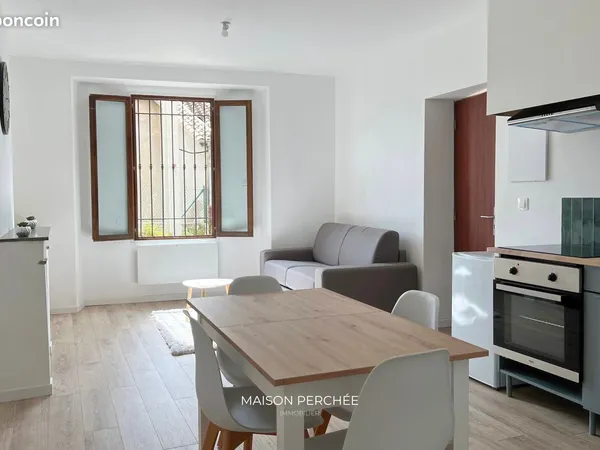Studio 1 pièce 25 m² 