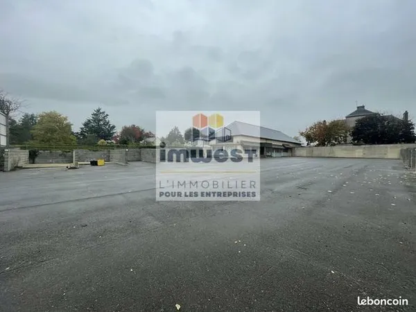 Local d'activité 440 m² 
