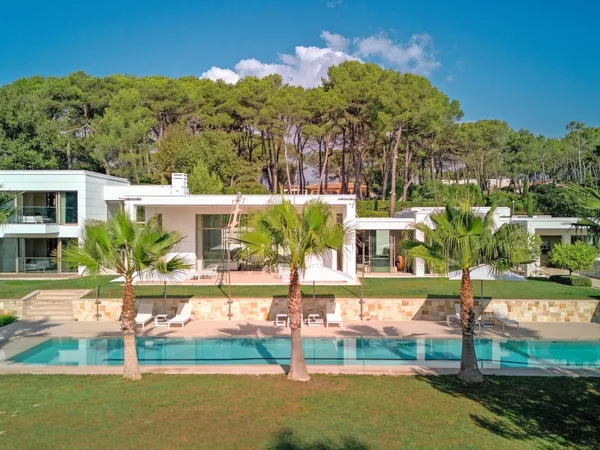 PROPRIÉTÉ CONTEMPORAINE DE PRESTIGE 