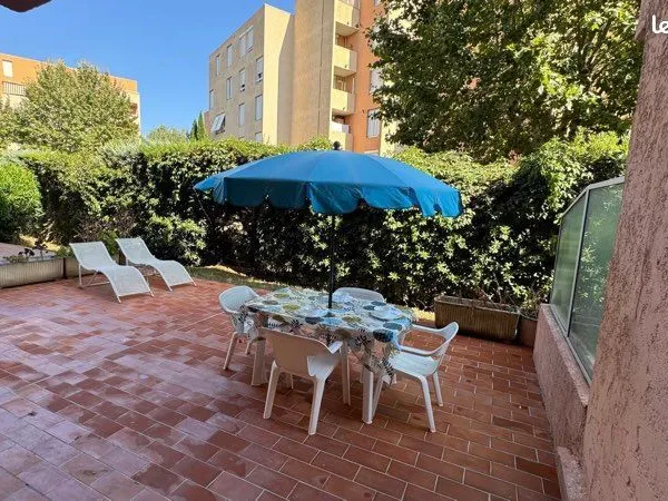 Location à l'année T2 MEUBLÉ + place parking Ste Maxime 