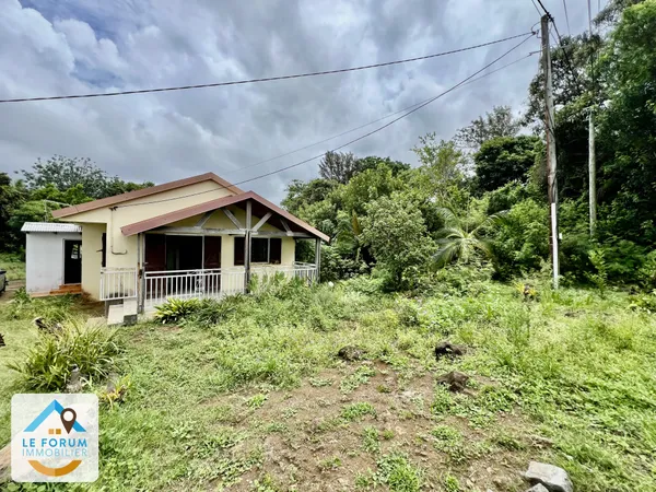 SAINT-PIERRE 97410 - MAISON F4 - ENVIRONNEMENT CALME ET RECH 
