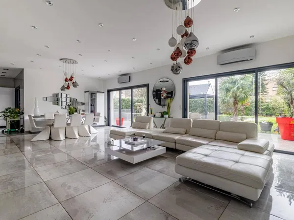 Maison de ville 8 pièces 365 m² 