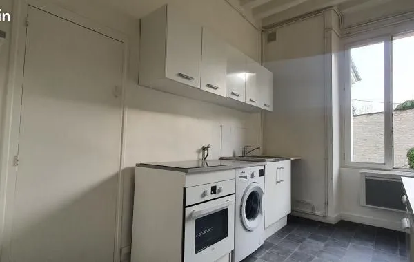 Studio 1 pièce 28 m² 