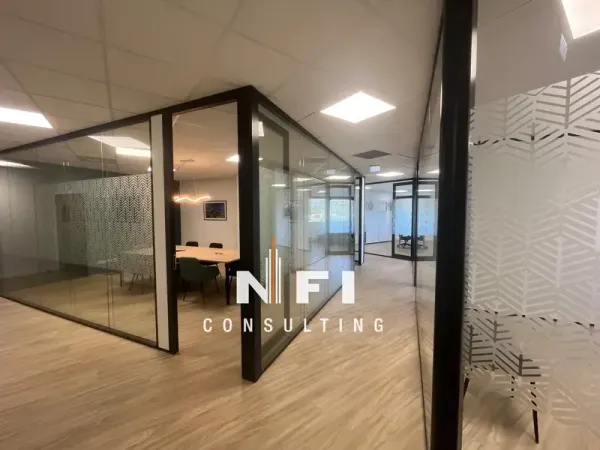 Plateau rénové de 416m² à vendre, divisible à partir de 235m² 