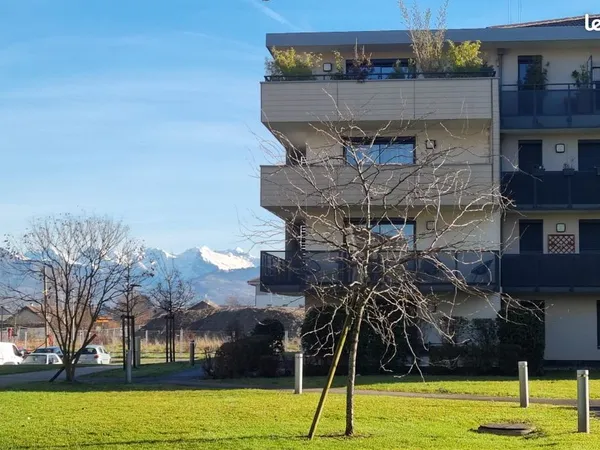 Magnifique appartement T4 rafraichi à deux pas de toutes les commodités 