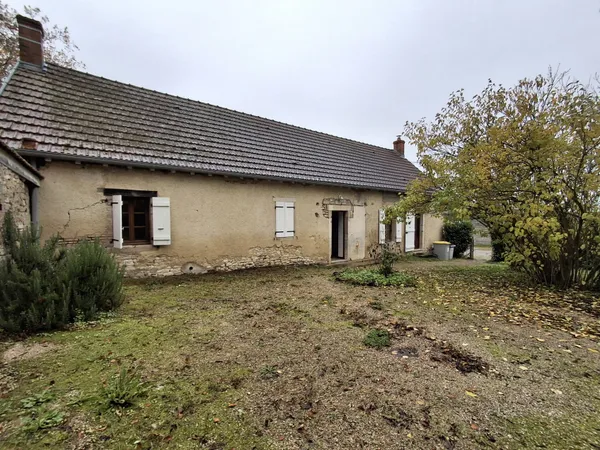 BROINDON . Maison ancienne a louer 