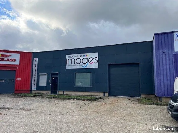 Local commercial 288 m² 