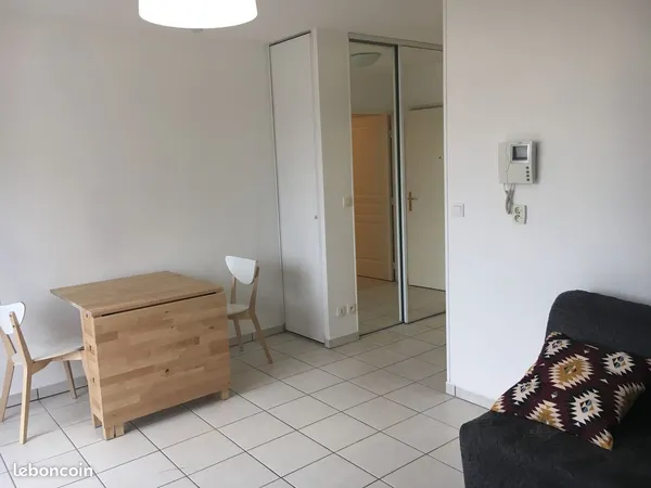 Studio meublé 26m2 avec parking - Gratte-Ciel / Doua 