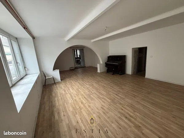 Maison 13 pièces 311 m² 