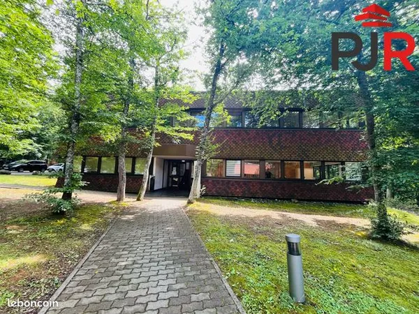 Bureau 116 m² 