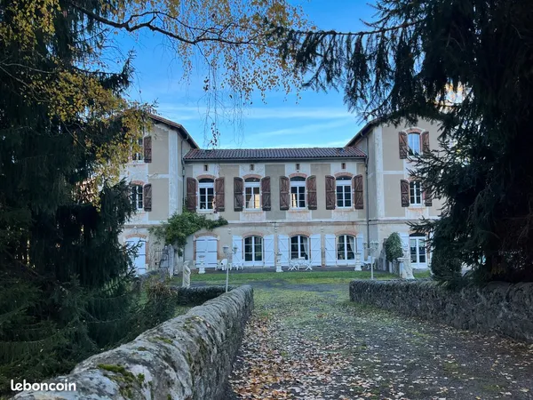 Grande maison avec possibilité d'activité de gîte 