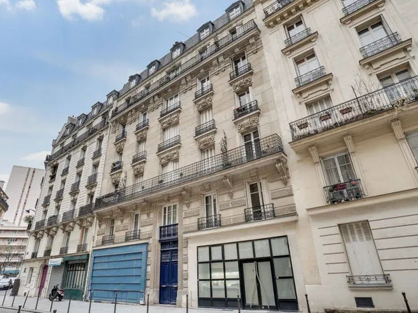 Boutique 2 pièces 84 m² 