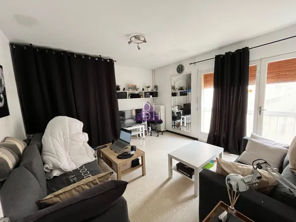 Pour investisseur studio avec cave et stationnement et locat 