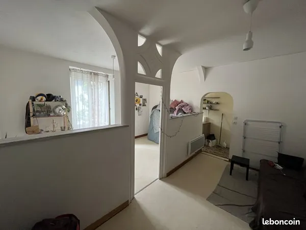 Studio 1 pièce 32 m² 