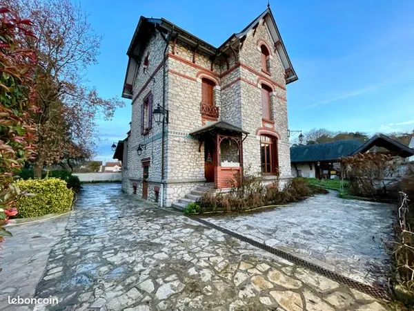 Maison 17 pièces 240 m² 