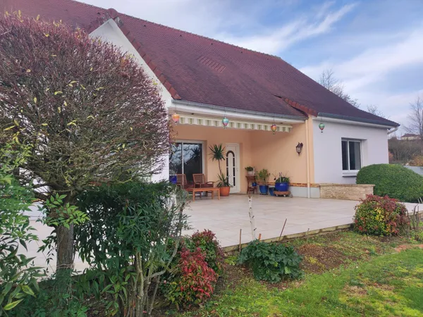 Maison 154 m², plain pied, 3 chs, terrain 2215 m², Flers 
