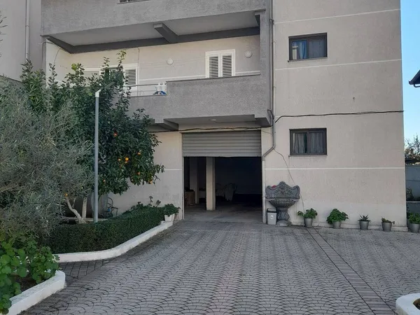 Maison 7 pièces 480 m² 