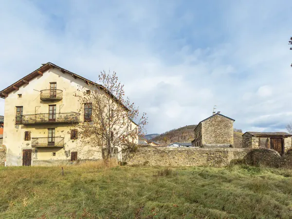 Magnifique maison à rénover avec grand terrain 
