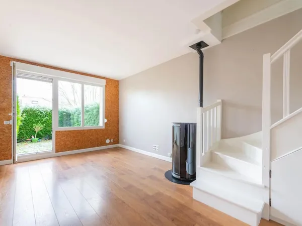 Maison de 3 pièces de 84 m² à Voisins-le-Bretonneux 