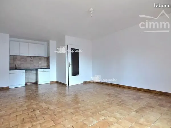 Studio 1 pièce 34 m² 