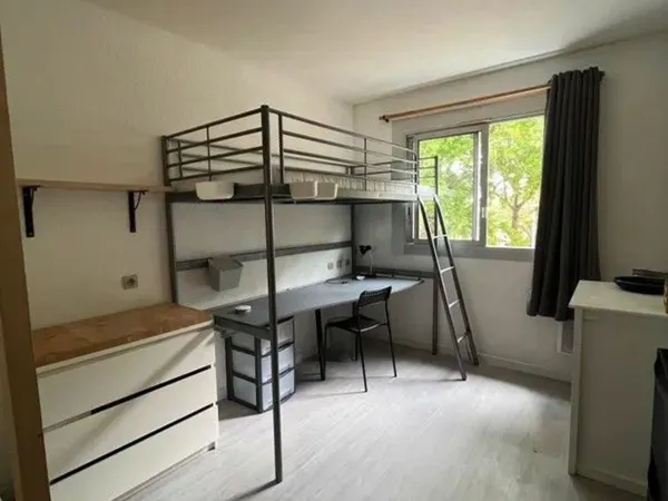 Chambre étudiante dans résidence étudiante 