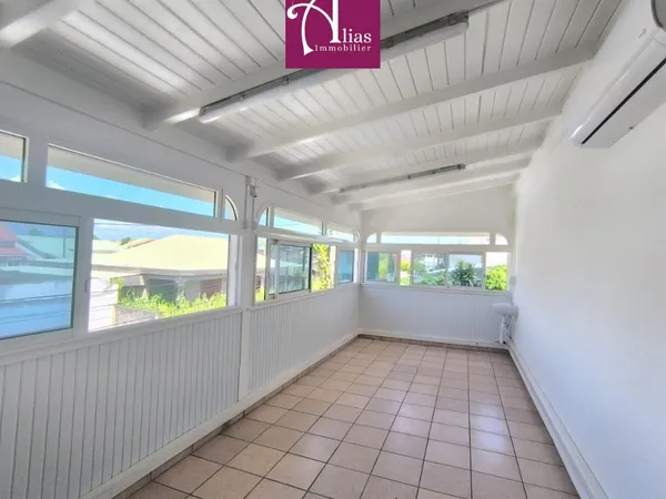 À louer - Local professionnel 28 m2 Trioncelle, Baie-Mahau 