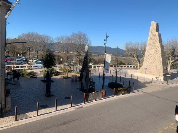 Pierrefeu du var, proche grand parking, en 1er étage, appartemen 