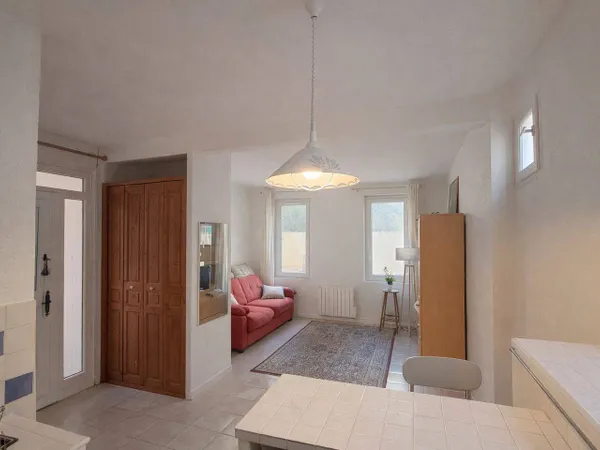 Studio 1 pièce 28 m² 
