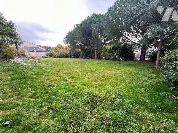 Terrain 1047 m² 