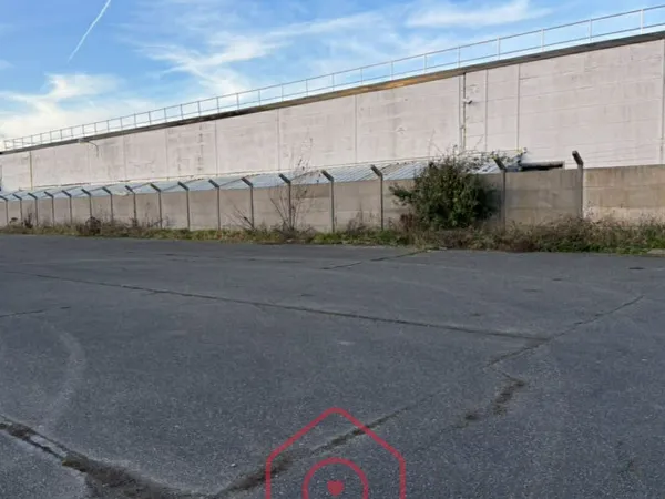 Terrain constructible 1200 m² 