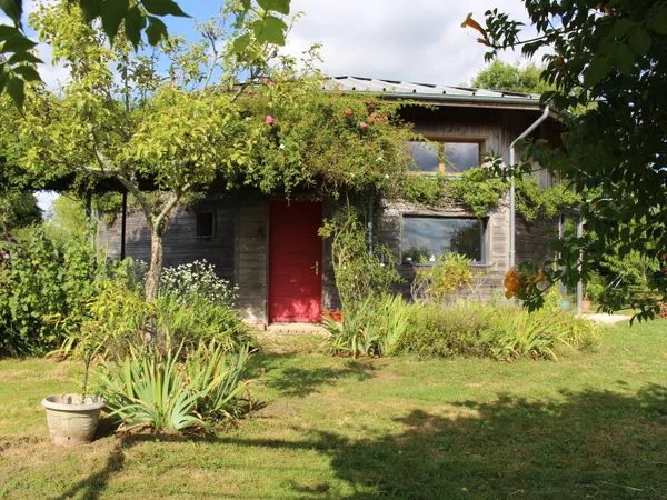 Vends maison écologique en Dordogne + un gîte (à finir intérieurement) 