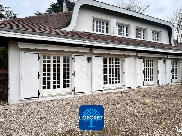 Maison 8 pièces 209 m² 
