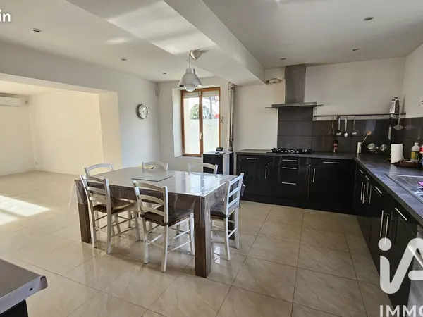 Maison 6 pièces 197 m² 