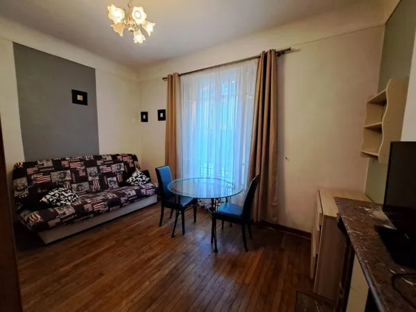 Studio 1 pièce 28 m² 