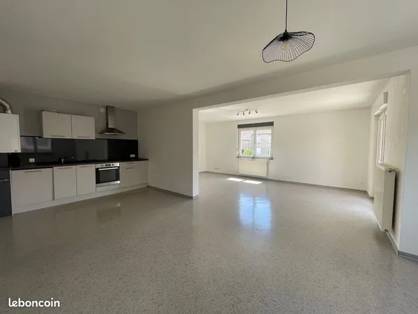 Grand T3 lumineux - 2 chambres - Parking 