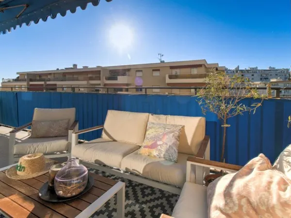Nice-Fac de lettre- Appartement 4 pièces rénové 87m²
