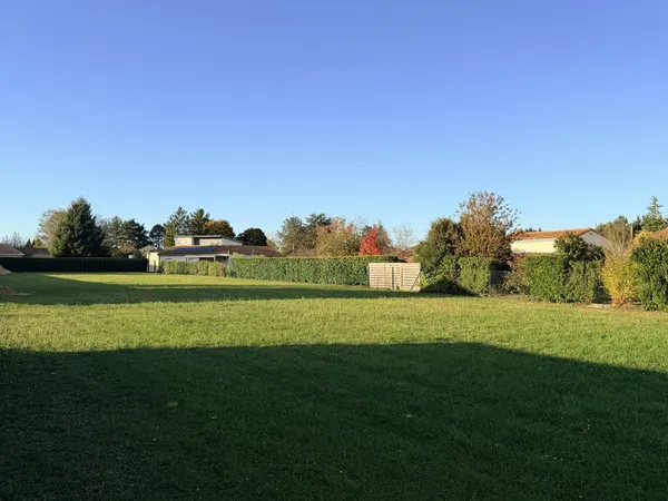 BUXEROLLES - Terrain à bâtir 2374m2 