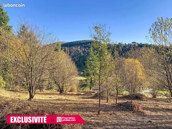 Terrain 1 185 m² Aulas 