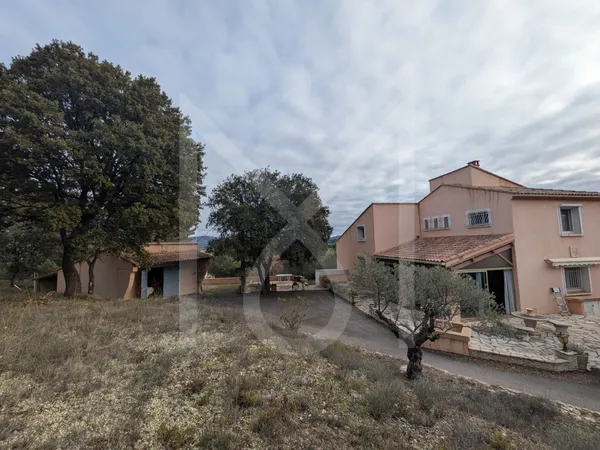 Peyrolles-en-Provence Quartier Résidentiel calme : Maison individuelle 175m2 sur un terrain de 