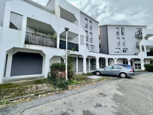 Local commercial 140 m² 