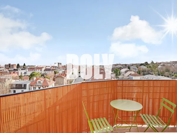 DOLY // Appartement 63 m² avec un balcon privatif de 5m2 // Issy les Moulineaux 