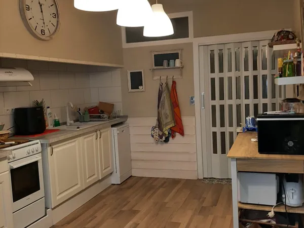 Dans un village où tous les commerces sont présents 