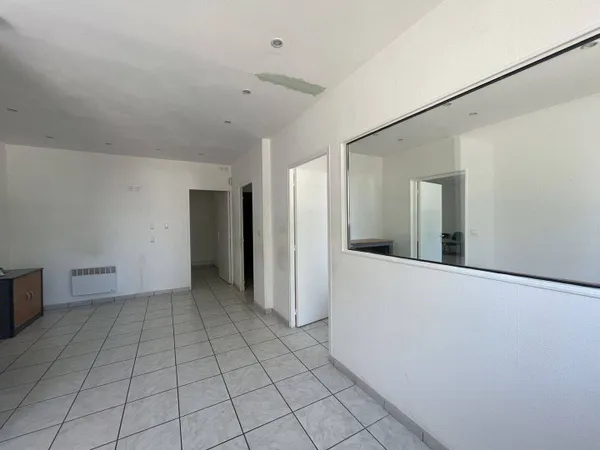 Bureaux 162 m² 