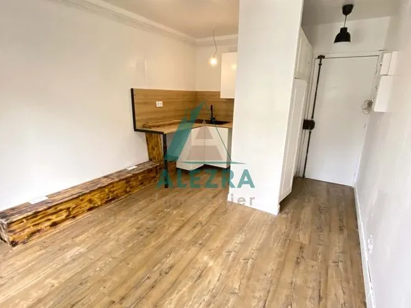 Studio 1 pièce 18 m² 