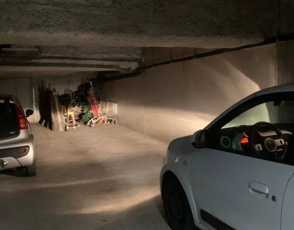 Garage/Parking 