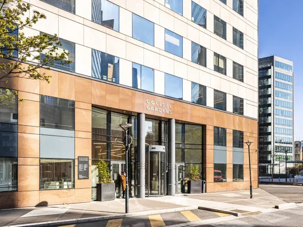 Bureau 1493 m² 