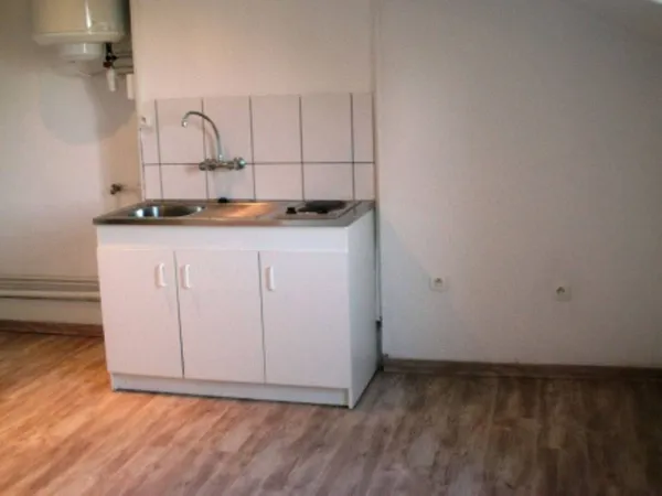 Studio 1 pièce 24 m² 