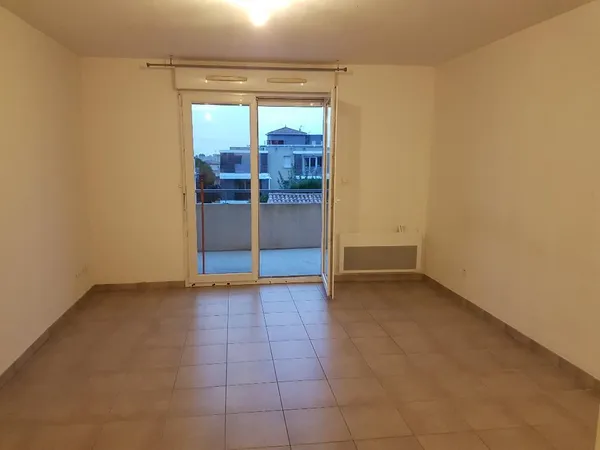 Appt Type T2 au 2ème étage sans ascenseur dans résidence sécurisée 